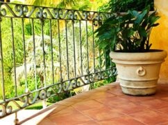 Balustrada na balkonie: jaką i z czego wykonać balustradę?