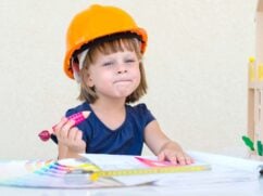 Domek ogrodowy dla dzieci: wybrać plastikowy czy drewniany?