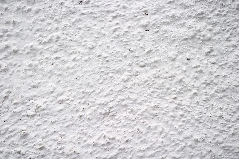 Sposoby czyszczenia różnych rodzajów tynku