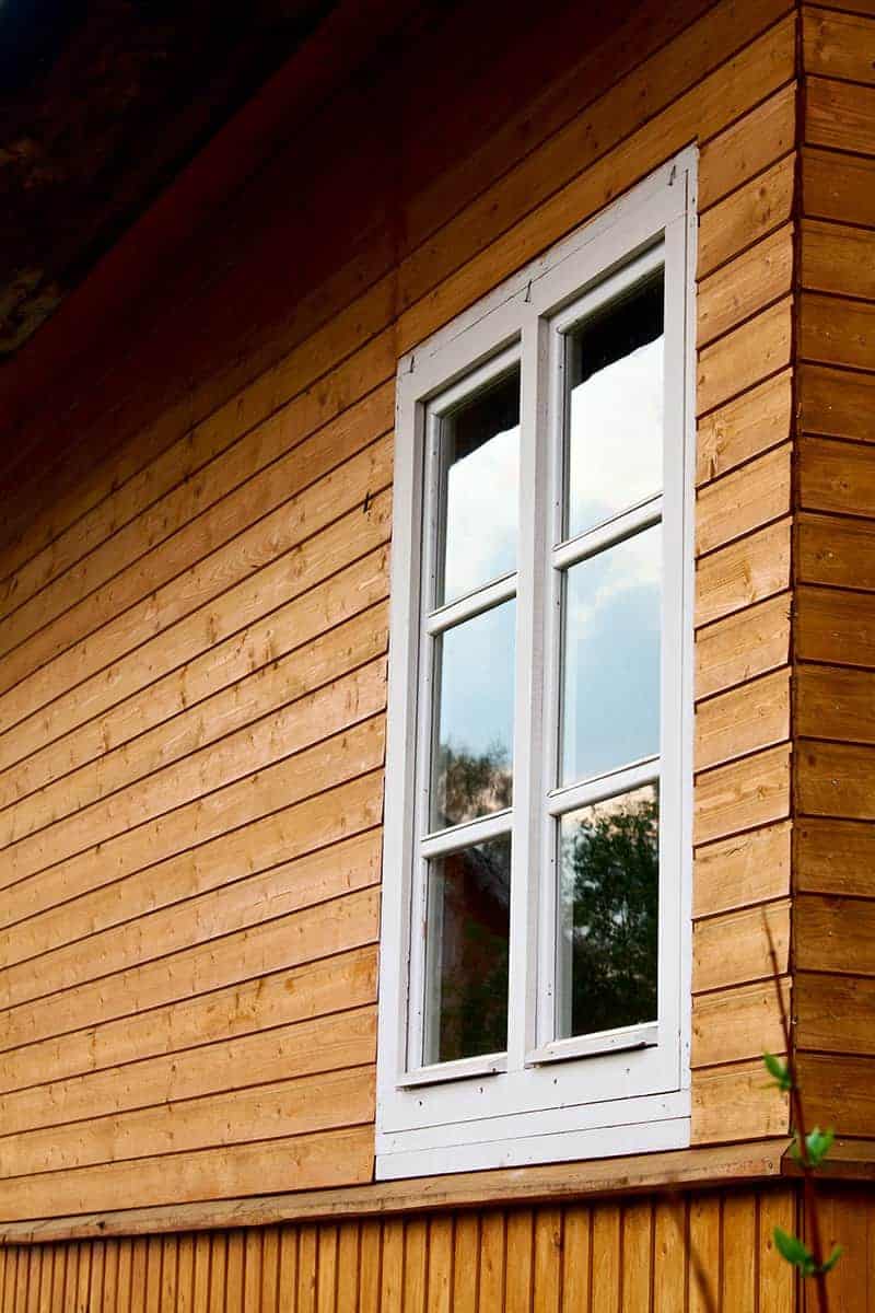 okna drewniane Pielęgnacja drewnianych powierzchni okiennych