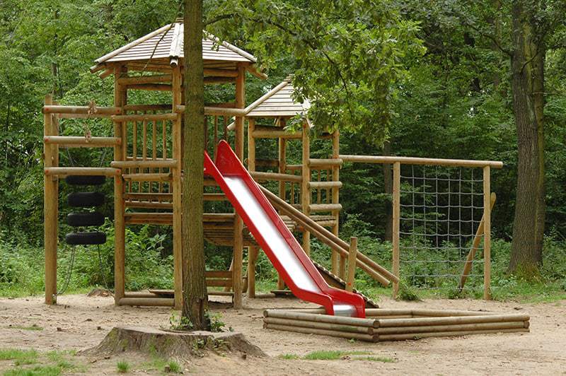 Plac zabaw dla dzieci z piaskownicą