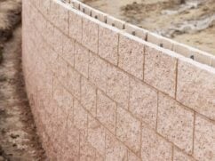 Mur oporowy: koszt, rodzaje, budowa muru [krok po kroku]