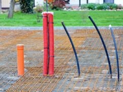 Płyta fundamentowa: warstwy, zalety, wykonanie [krok po kroku]