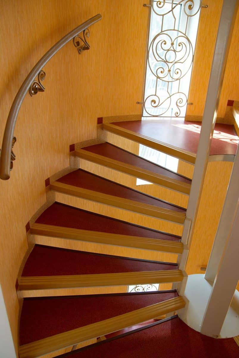 schody-drewniane-zabiegowe-proste-cena-monta-krok-po-kroku