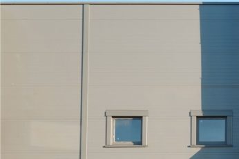 Płyta warstwowa: cena, parametry, zalety i wady płyt warstwowych