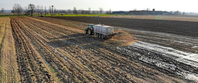 Nawozy rolnicze - jak wybrać najlepsze produkty do pielęgnacji roślin?