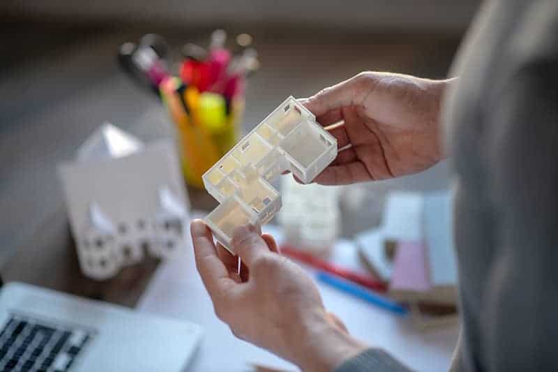 projekt łazienki Prysznic z brodzikiem czy kabina bezbrodzikowa?
