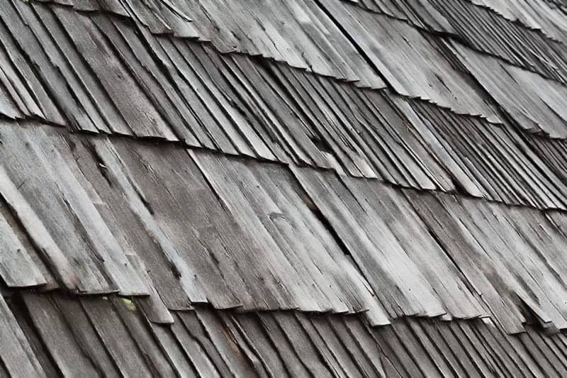 Konserwacja pokrycia dachu z gontu drewnianego
