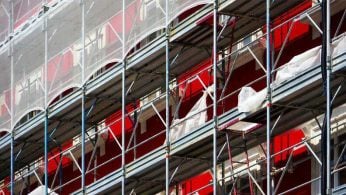 Rusztowanie ramowe czy modułowe? Co wybrać do prac przemysłowych i nietypowych elewacji | BLOG BUDOWLANY