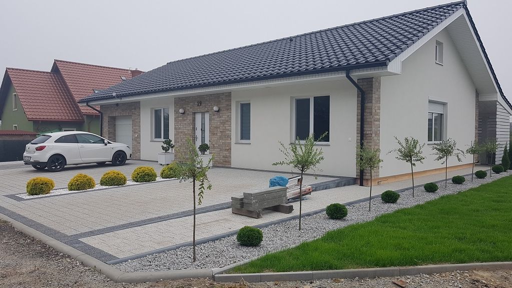 Bursztyn (52)